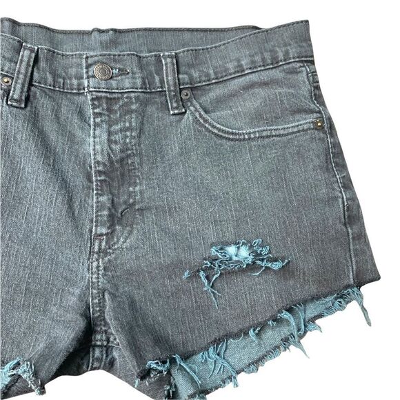 Levi’s Black Cut Off Shorts - Picture 6 of 9